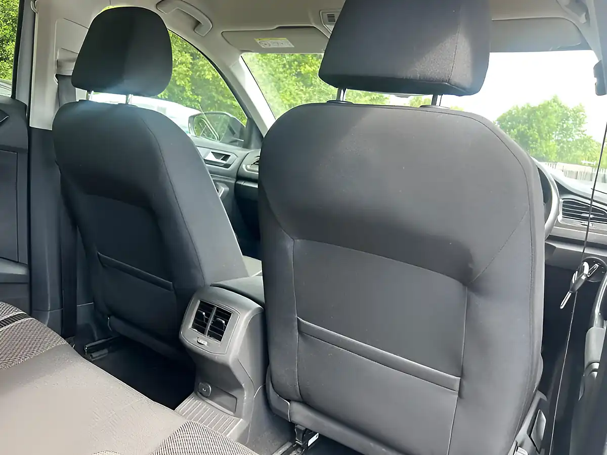 Used 2019 Volkswagen T-Roc Design Silver - Interior and Exterior details 15
