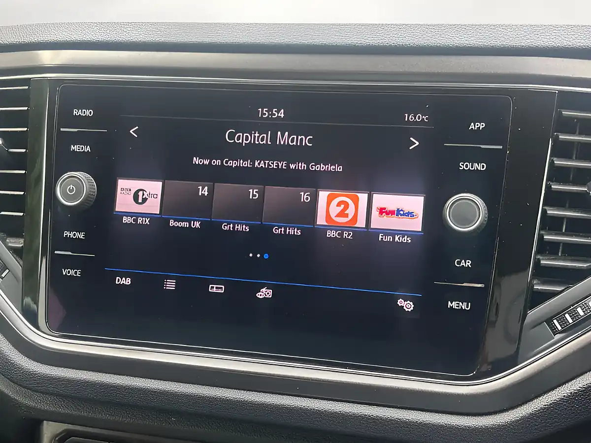 Used 2019 Volkswagen T-Roc Design Silver - Interior and Exterior details 19