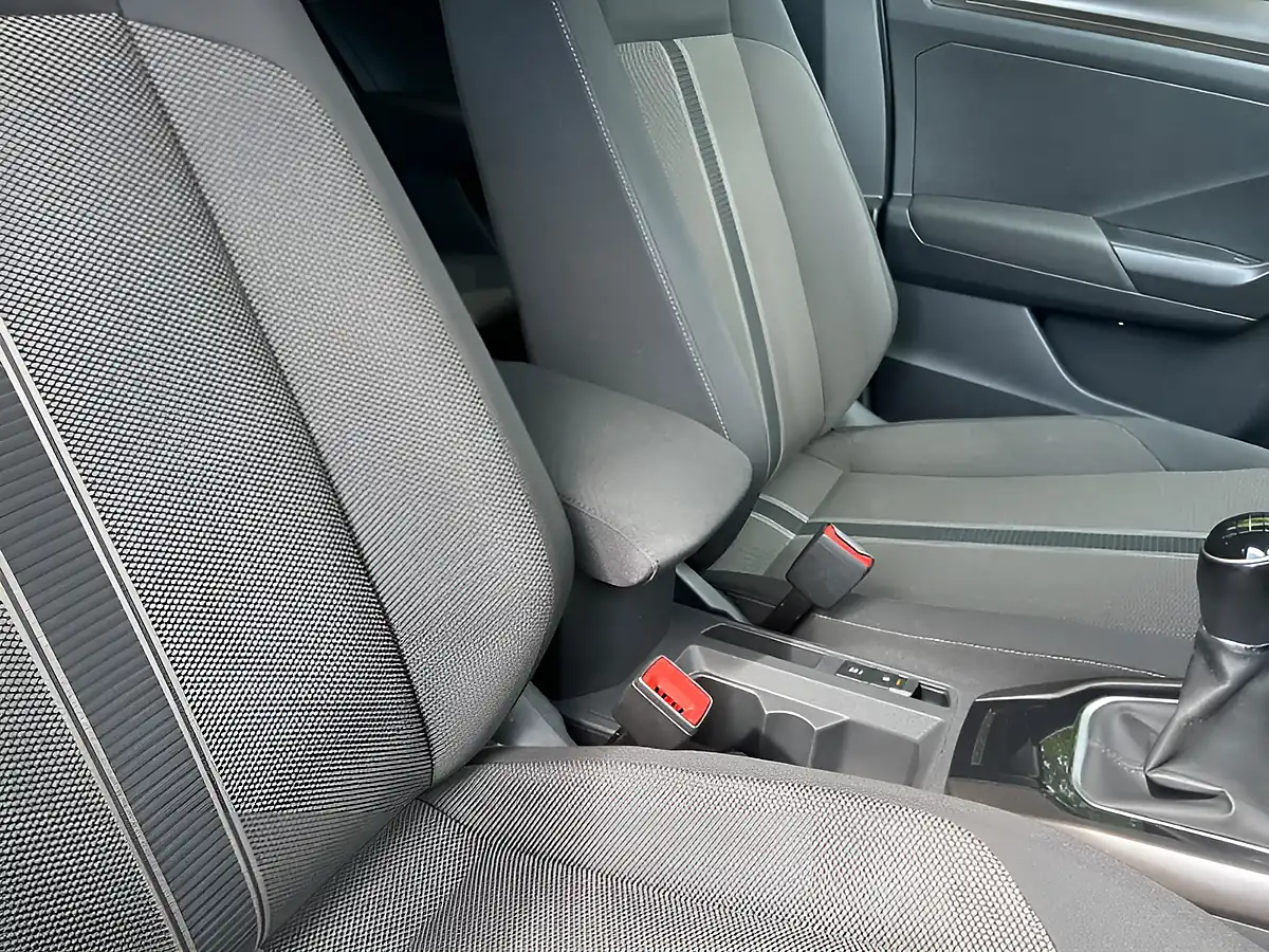 Used 2019 Volkswagen T-Roc Design Silver - Interior and Exterior details 20