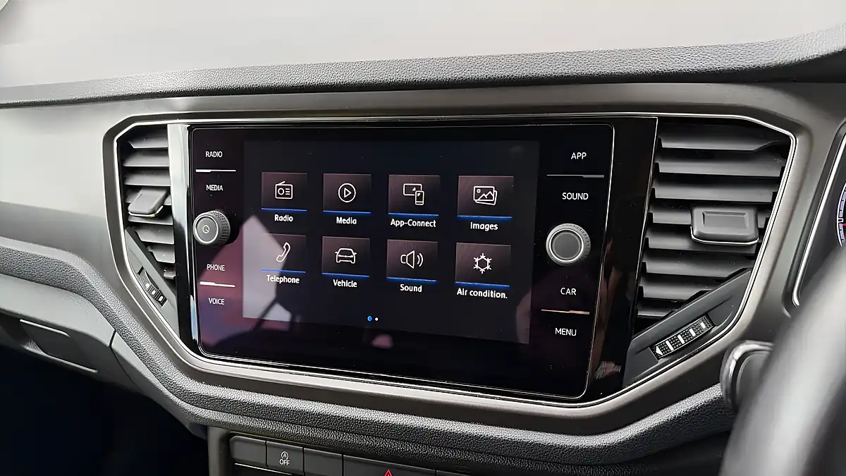 Used 2019 Volkswagen T-Roc Design White - Interior and Exterior details 10