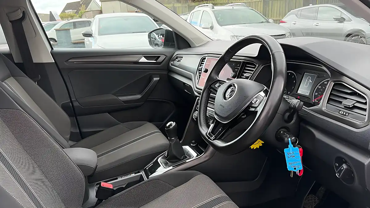 Used 2019 Volkswagen T-Roc Design White - Interior and Exterior details 13