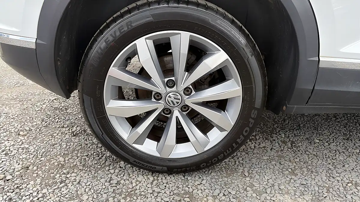 Used 2019 Volkswagen T-Roc Design White - Interior and Exterior details 19
