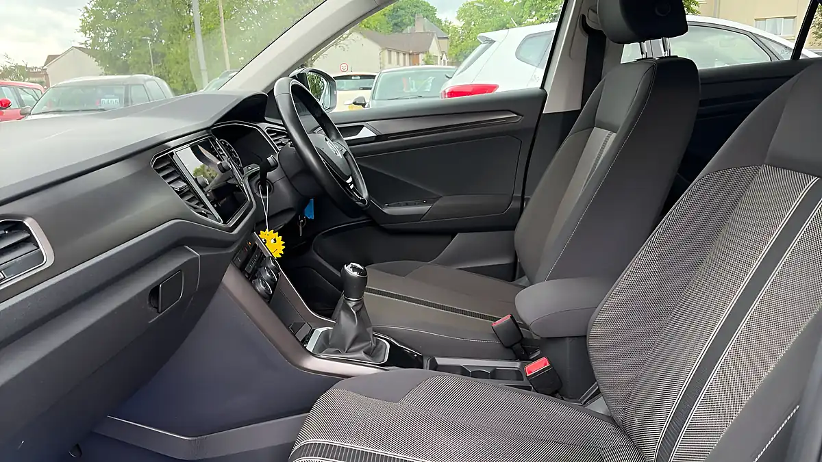 Used 2019 Volkswagen T-Roc Design White - Interior and Exterior details 6