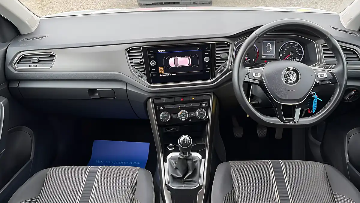 Used 2019 Volkswagen T-Roc Design White - Interior and Exterior details 7
