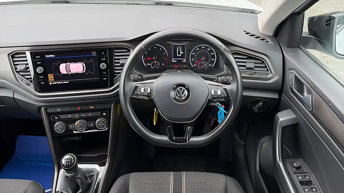 Used 2019 Volkswagen T-Roc Design White - Interior and Exterior details 8