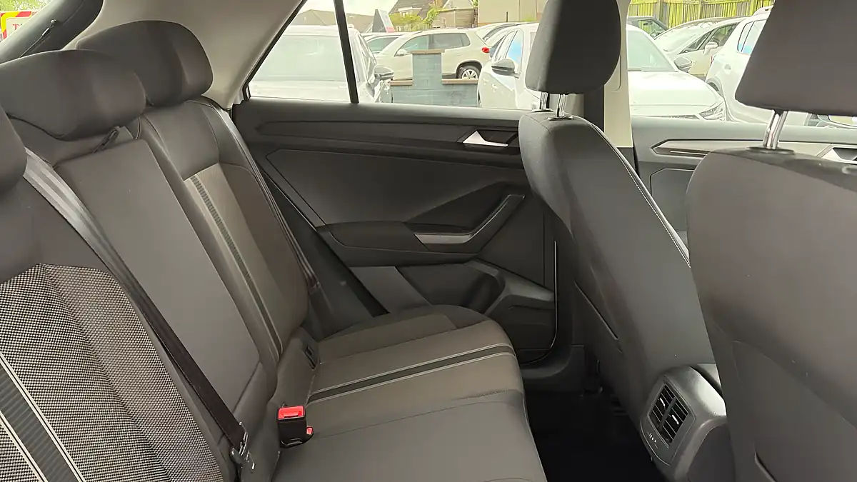 Used 2019 Volkswagen T-Roc Design White - Interior and Exterior details 9