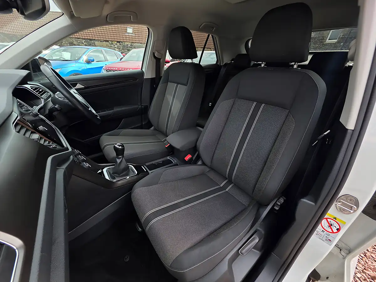 Used 2019 Volkswagen T-Roc Design White - Interior and Exterior details 10