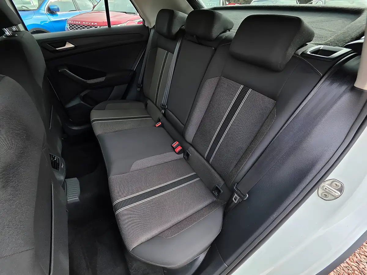 Used 2019 Volkswagen T-Roc Design White - Interior and Exterior details 12