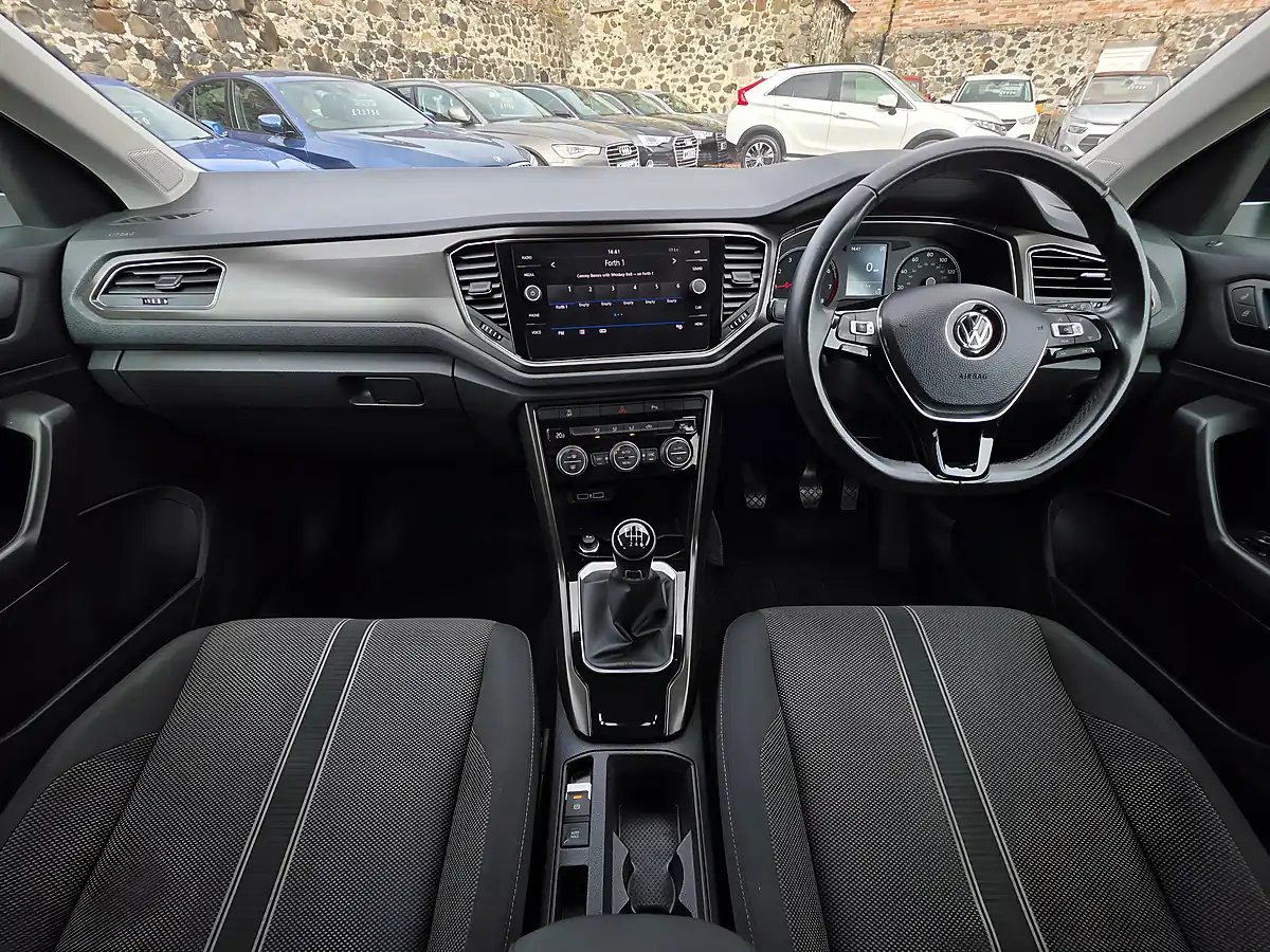 Used 2019 Volkswagen T-Roc Design White - Interior and Exterior details 7