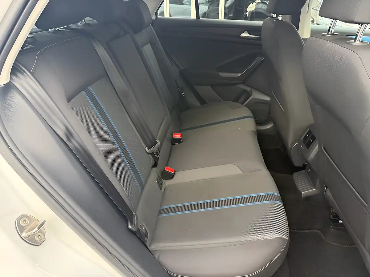 Used 2019 Volkswagen T-Roc Design White - Interior and Exterior details 10