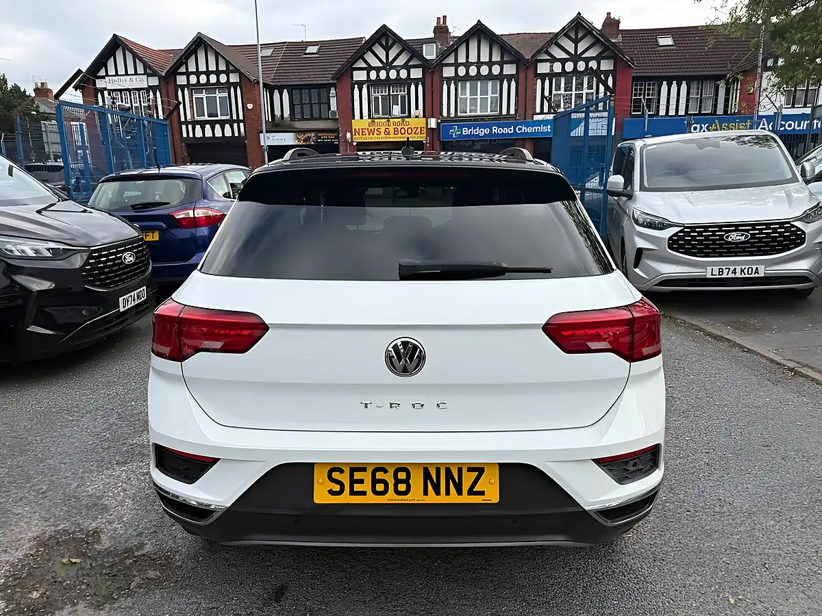 Used 2019 Volkswagen T-Roc Design White - Interior and Exterior details 4