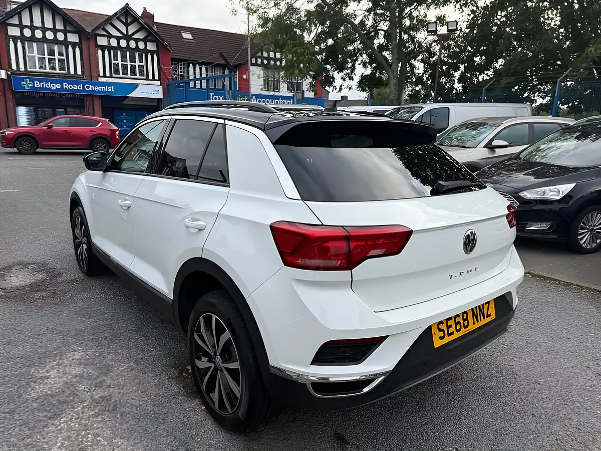 Used 2019 Volkswagen T-Roc Design White - Interior and Exterior details 5
