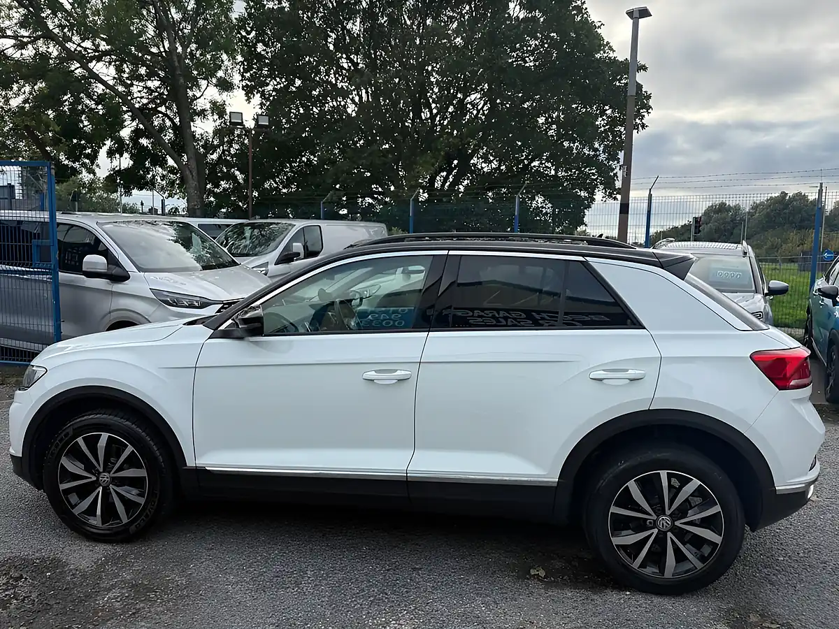 Used 2019 Volkswagen T-Roc Design White - Interior and Exterior details 6