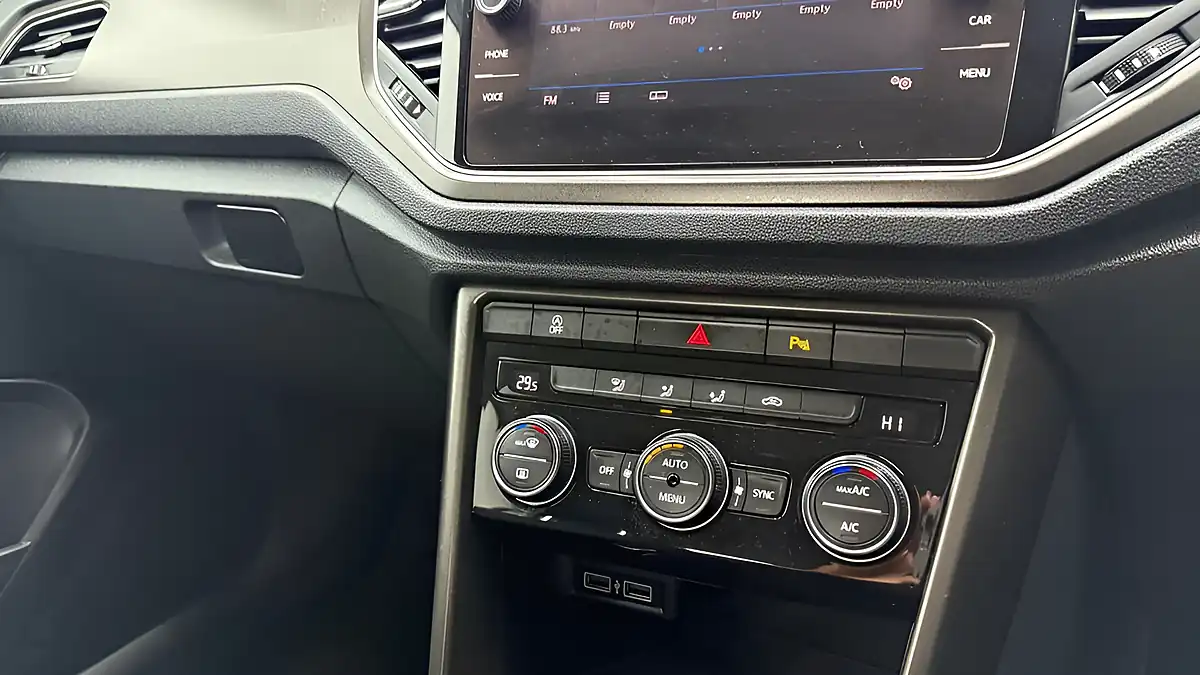 Used 2019 Volkswagen T-Roc Design White - Interior and Exterior details 16