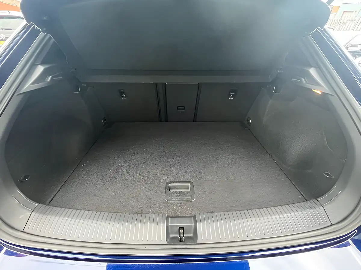 Used 2019 Volkswagen T-Roc R-Line Atlantic Blue - Interior and Exterior details 13