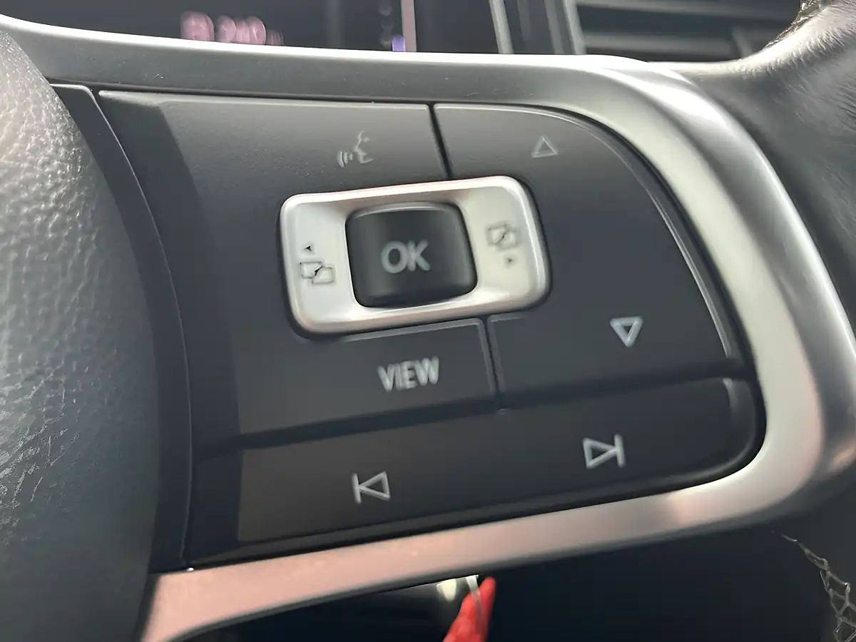 Used 2019 Volkswagen T-Roc R-Line Atlantic Blue - Interior and Exterior details 19