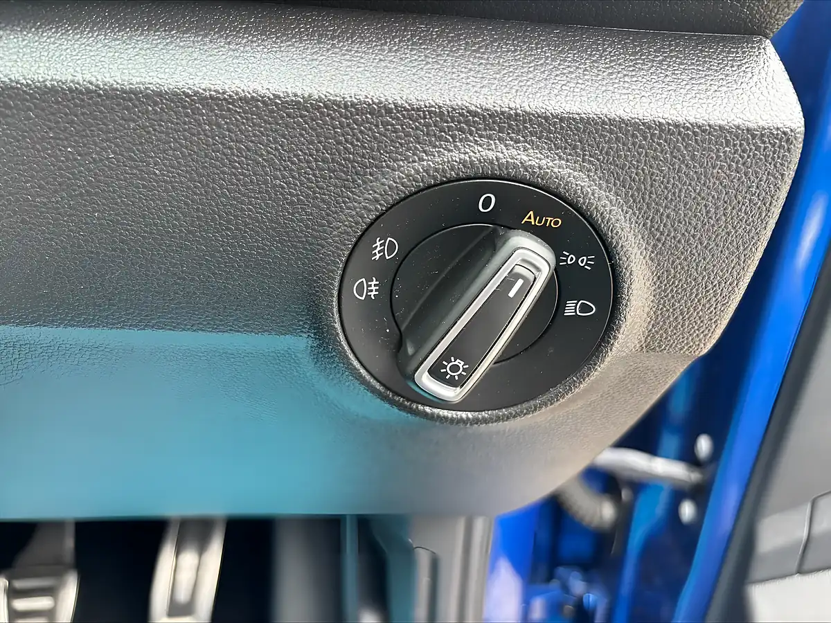 Used 2019 Volkswagen T-Roc R-Line Blue - Interior and Exterior details 18