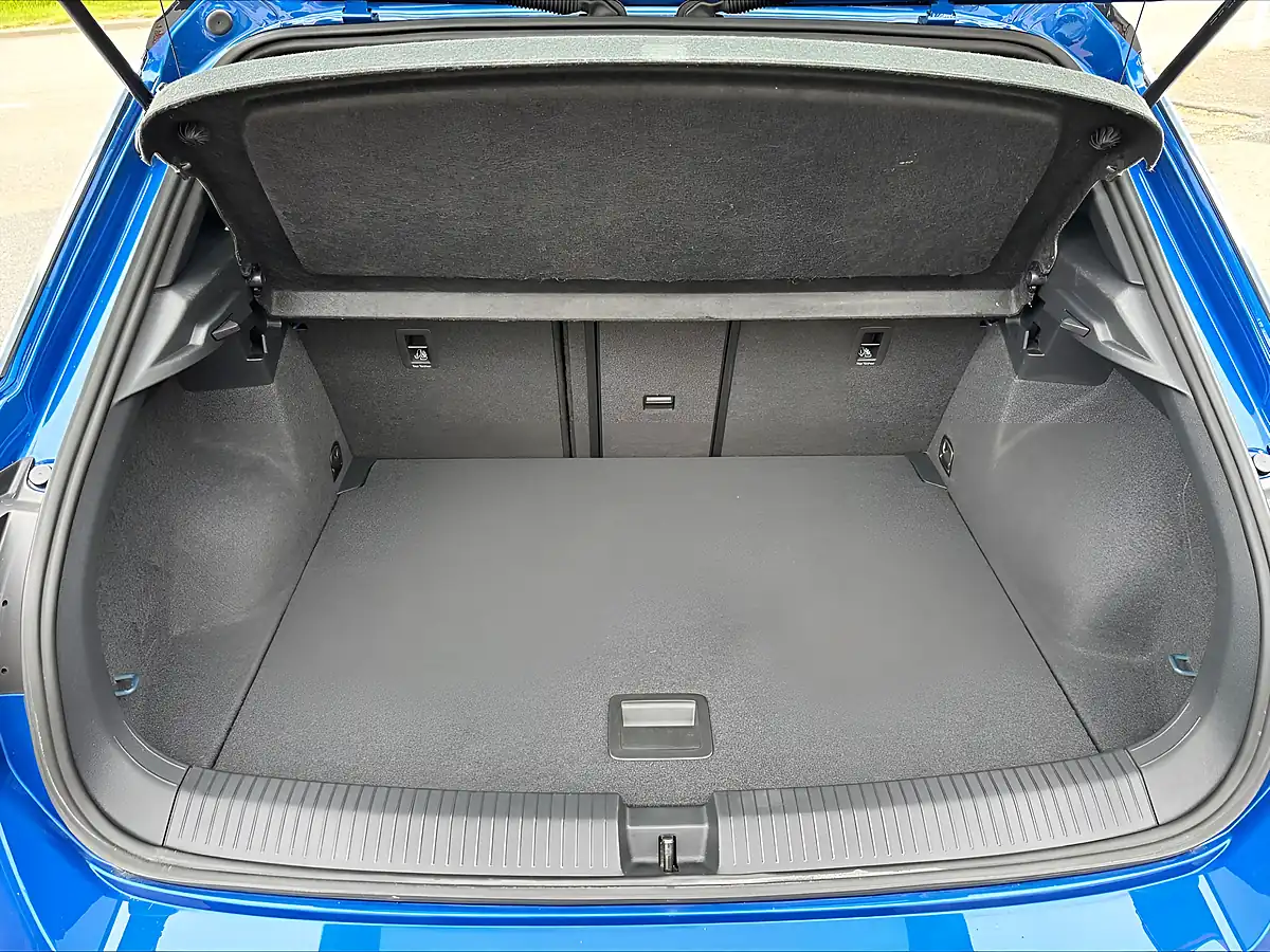 Used 2019 Volkswagen T-Roc R-Line Blue - Interior and Exterior details 20