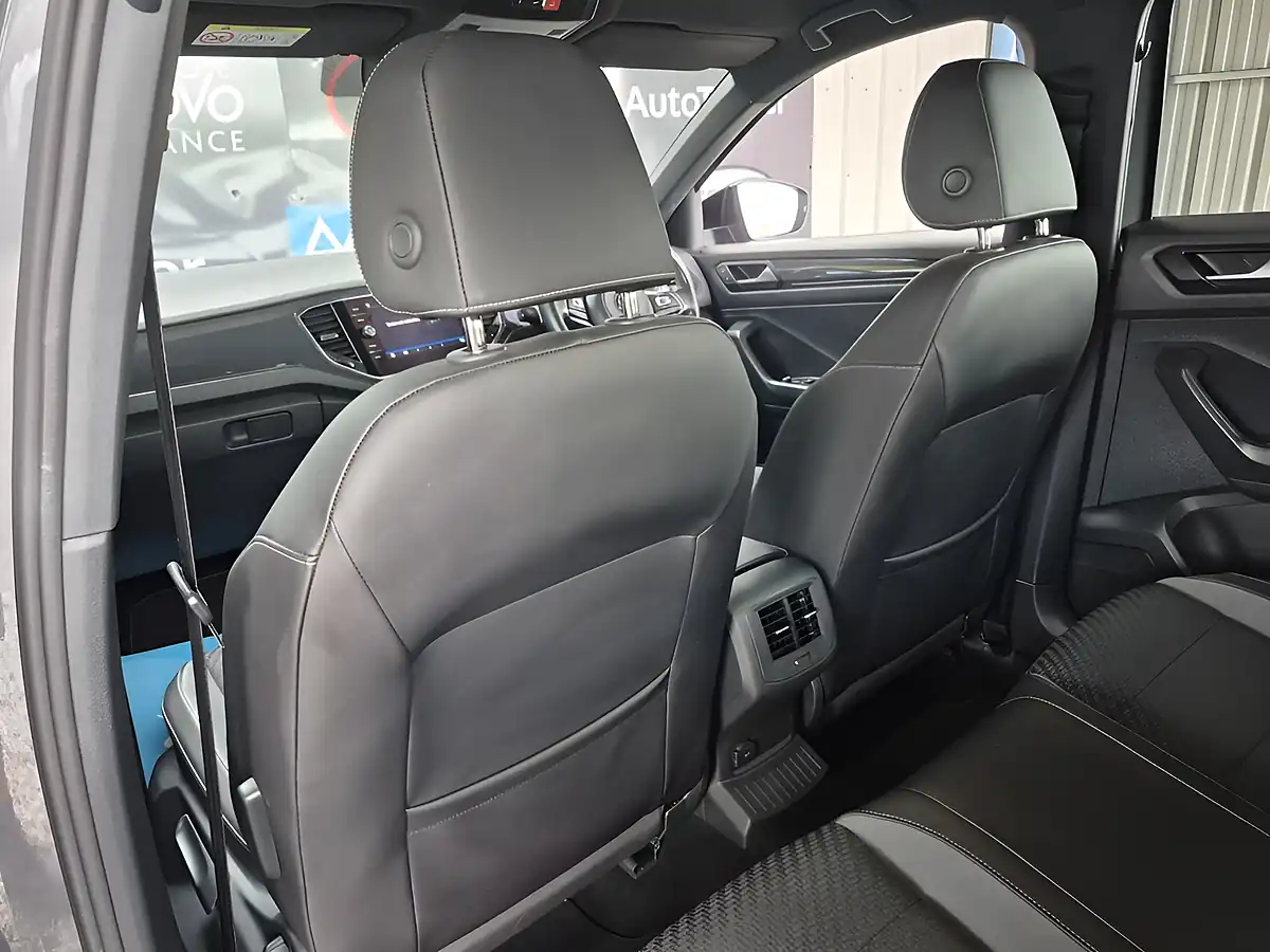 Used 2019 Volkswagen T-Roc R-Line Grey - Interior and Exterior details 11