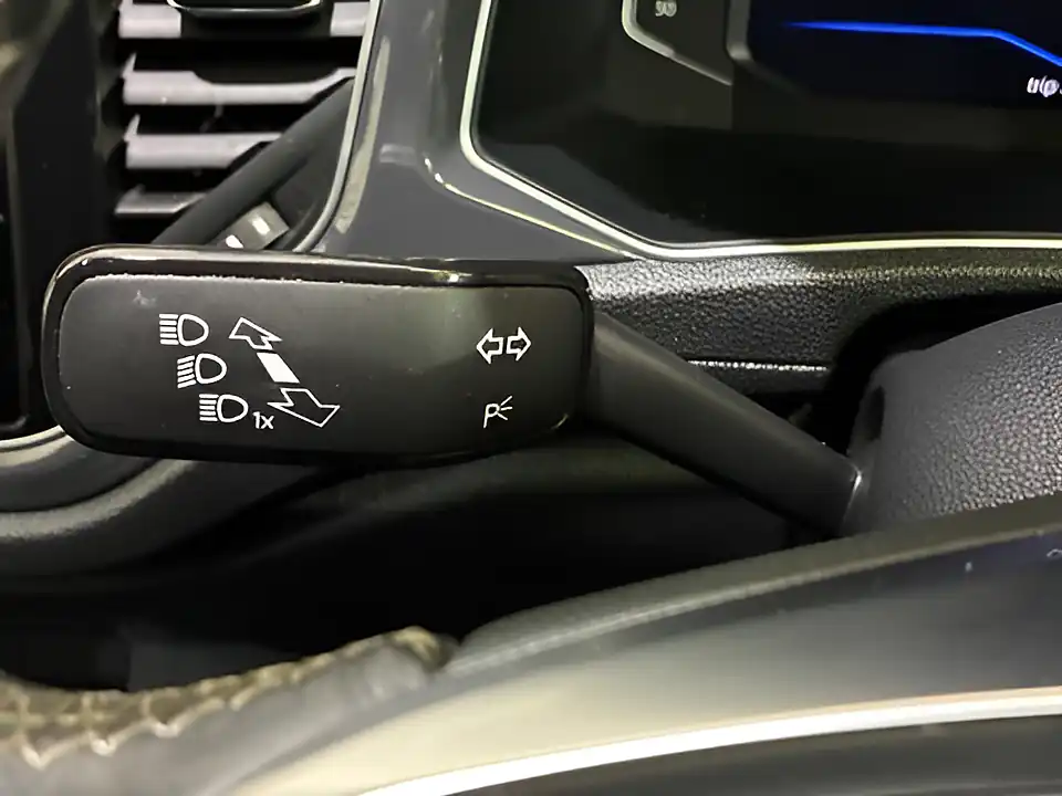 Used 2019 Volkswagen T-Roc R-Line Grey - Interior and Exterior details 14