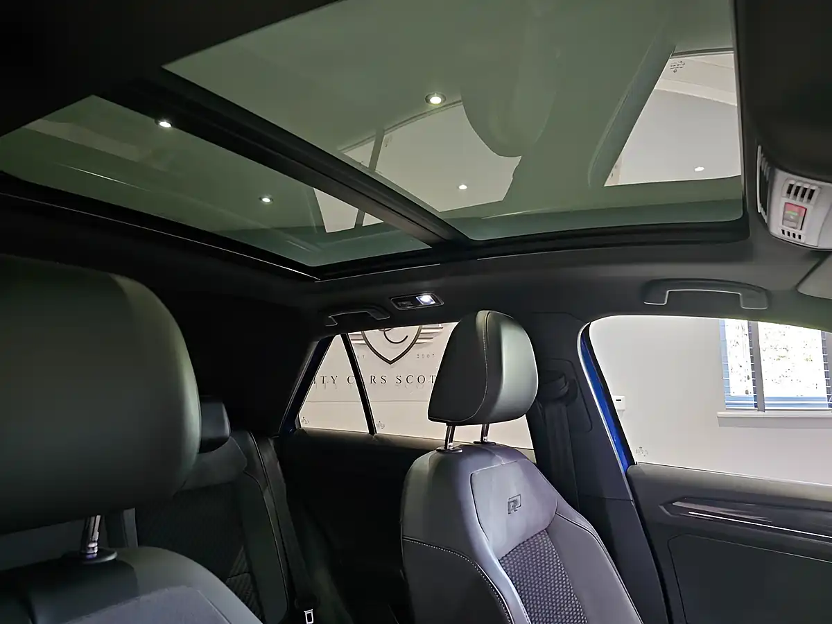 Used 2019 Volkswagen T-Roc R-Line Ravenna Blue - Interior and Exterior details 11