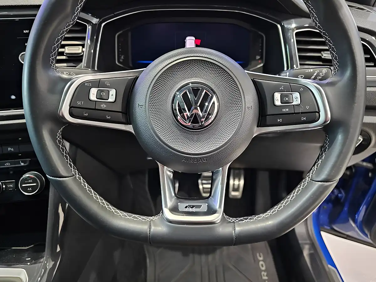 Used 2019 Volkswagen T-Roc R-Line Ravenna Blue - Interior and Exterior details 12