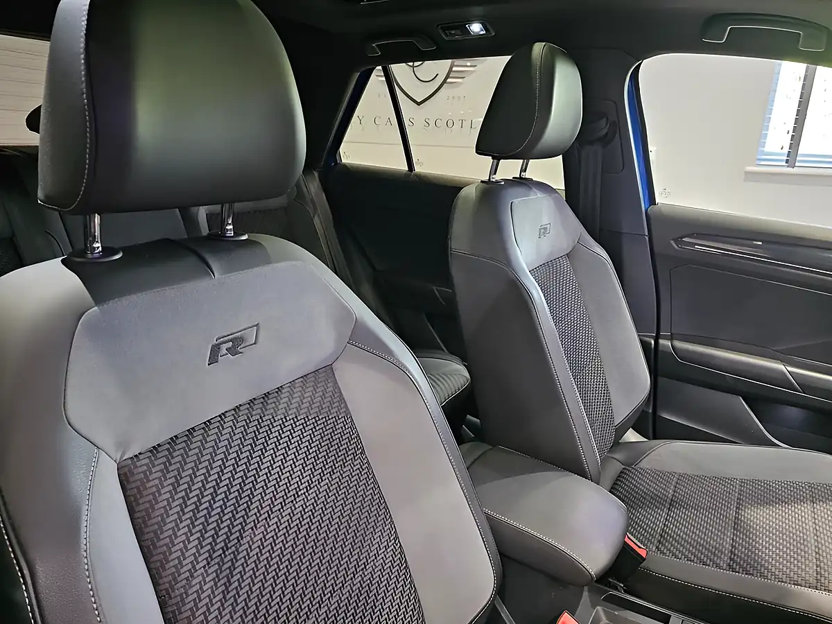 Used 2019 Volkswagen T-Roc R-Line Ravenna Blue - Interior and Exterior details 15