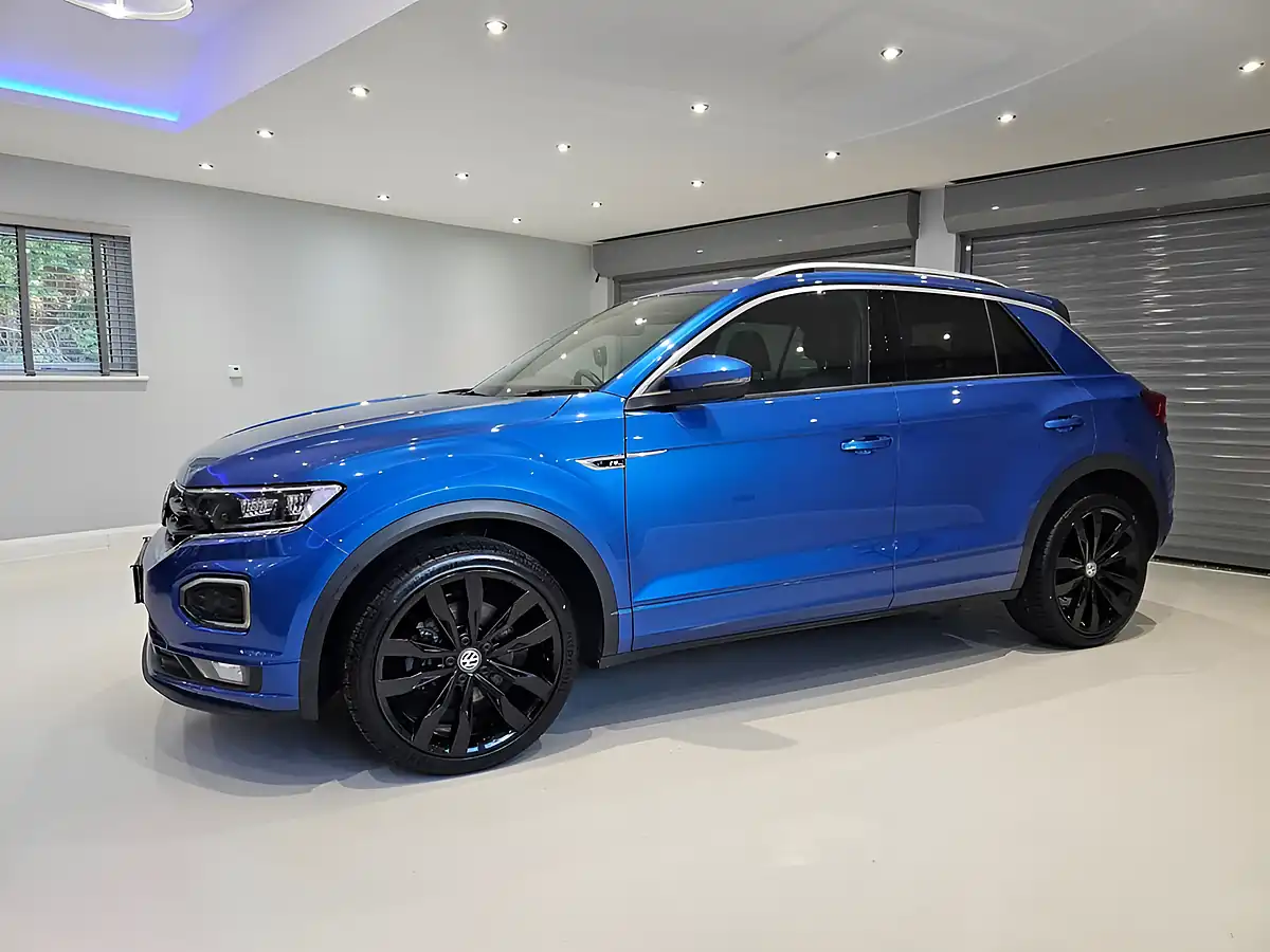 Used 2019 Volkswagen T-Roc R-Line Ravenna Blue - Interior and Exterior details 7