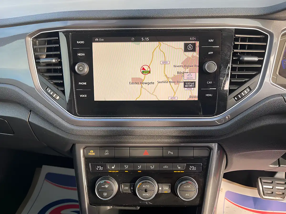 Used 2019 Volkswagen T-Roc R-Line Red - Interior and Exterior details 10