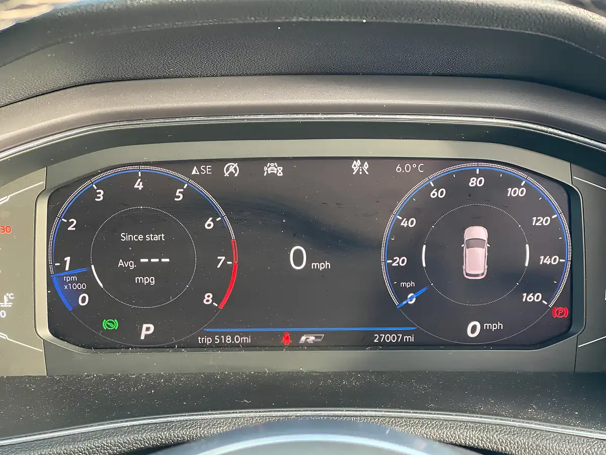 Used 2019 Volkswagen T-Roc R-Line Red - Interior and Exterior details 11