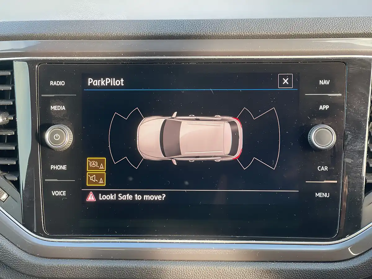 Used 2019 Volkswagen T-Roc R-Line Red - Interior and Exterior details 13