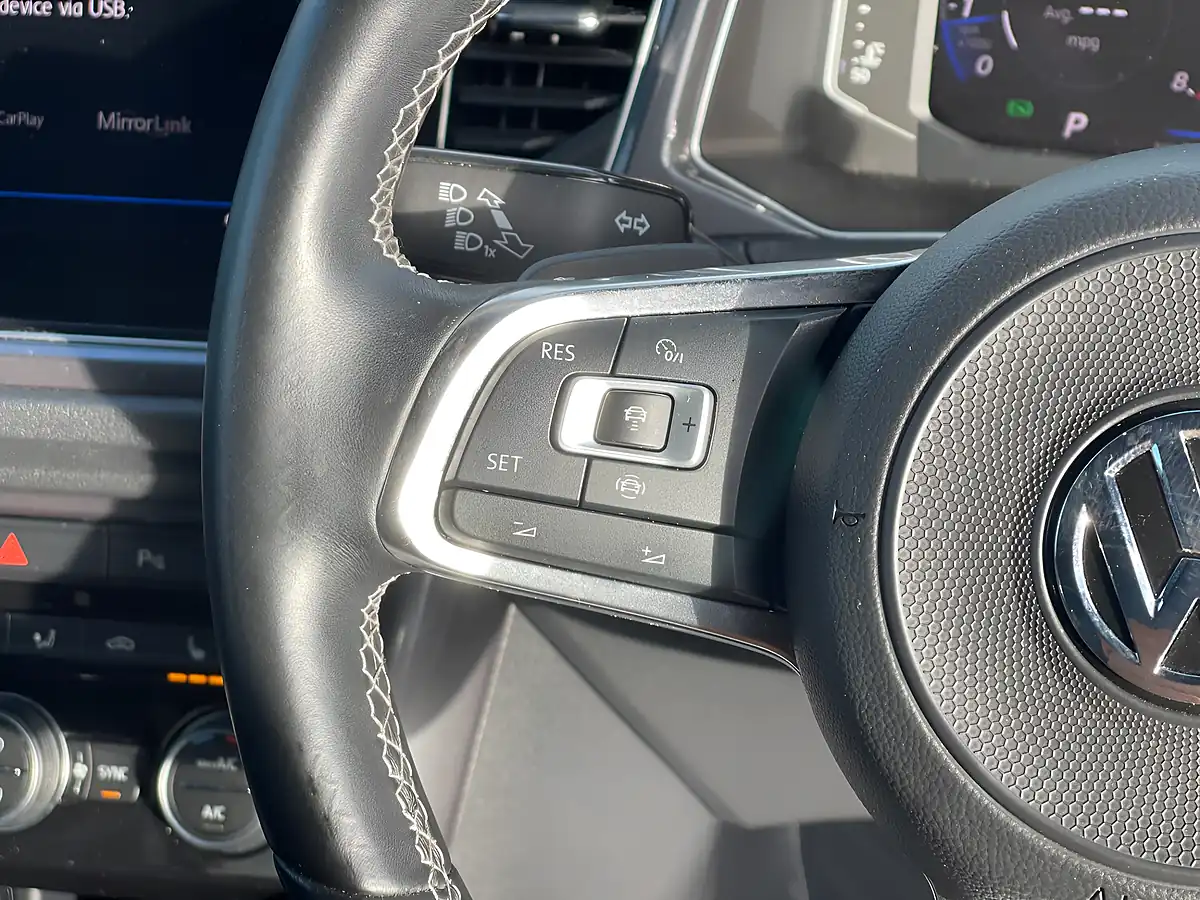 Used 2019 Volkswagen T-Roc R-Line Red - Interior and Exterior details 15