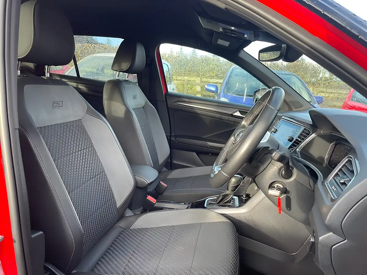 Used 2019 Volkswagen T-Roc R-Line Red - Interior and Exterior details 8