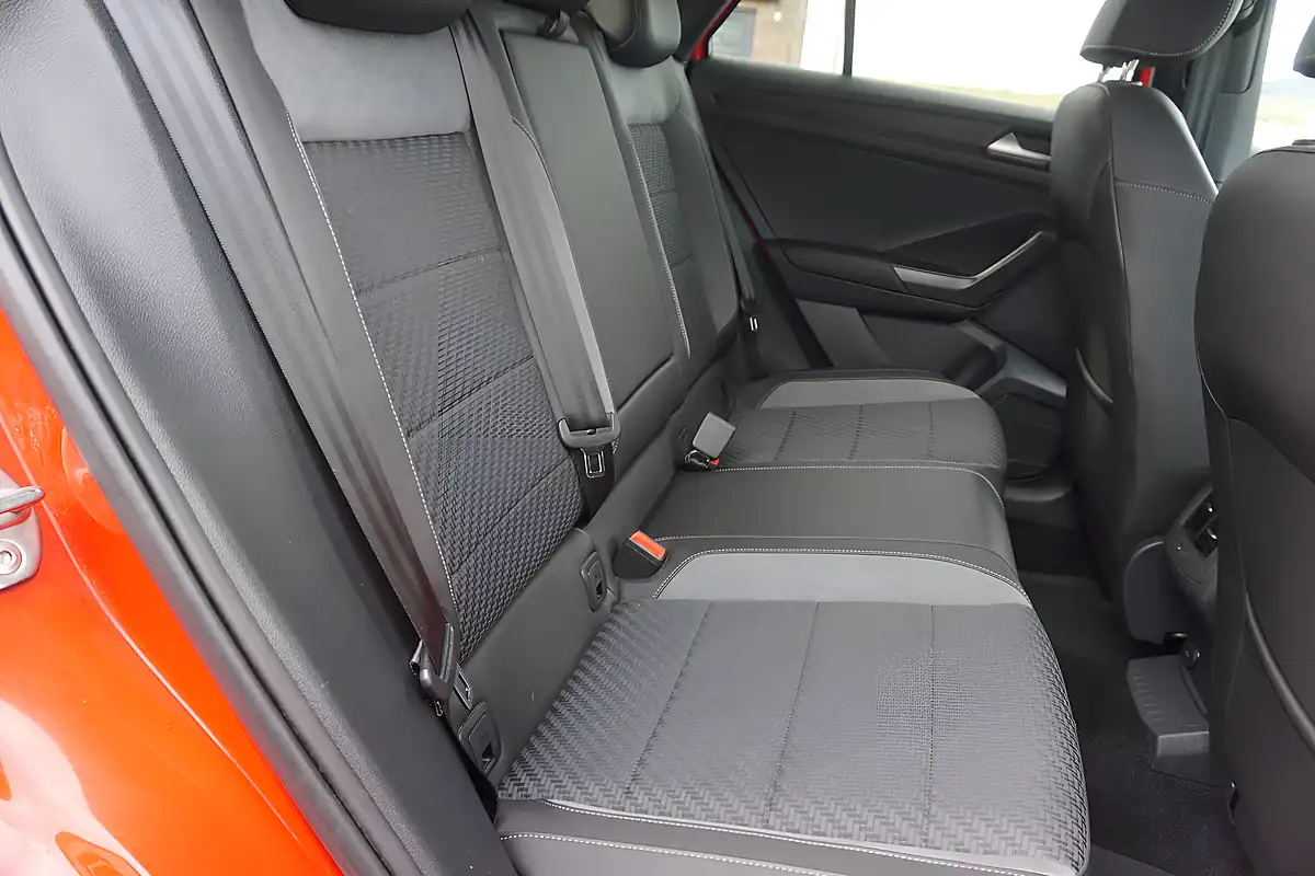 Used 2019 Volkswagen T-Roc R-Line Red - Interior and Exterior details 16