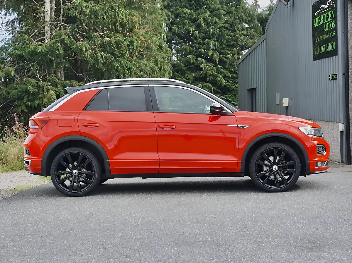 Used 2019 Volkswagen T-Roc R-Line Red - Interior and Exterior details 5