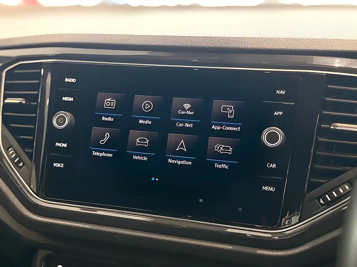 Used 2019 Volkswagen T-Roc R-Line Silver - Interior and Exterior details 17