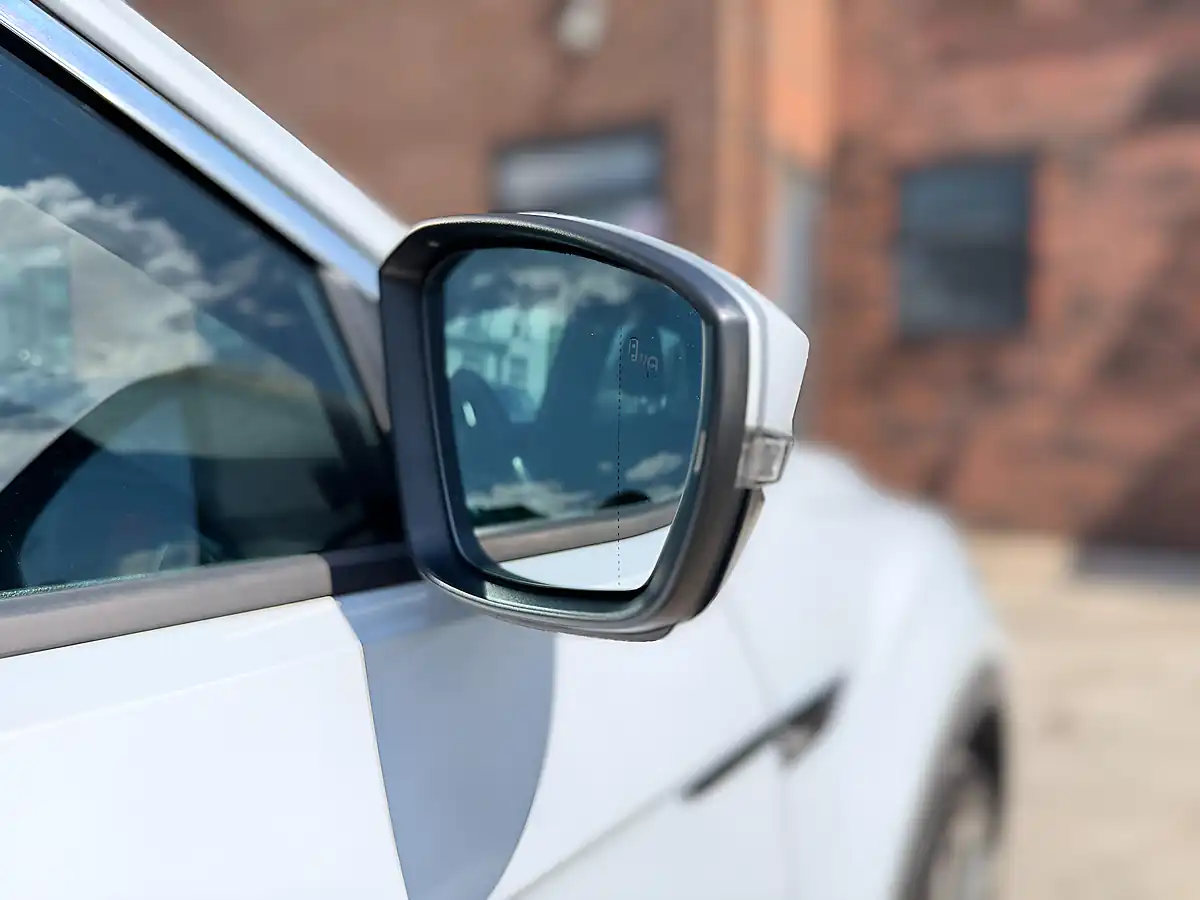 Used 2019 Volkswagen T-Roc R-Line Silver - Interior and Exterior details 10