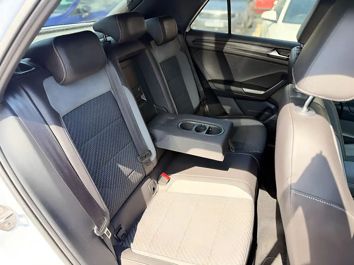 Used 2019 Volkswagen T-Roc R-Line Silver - Interior and Exterior details 13