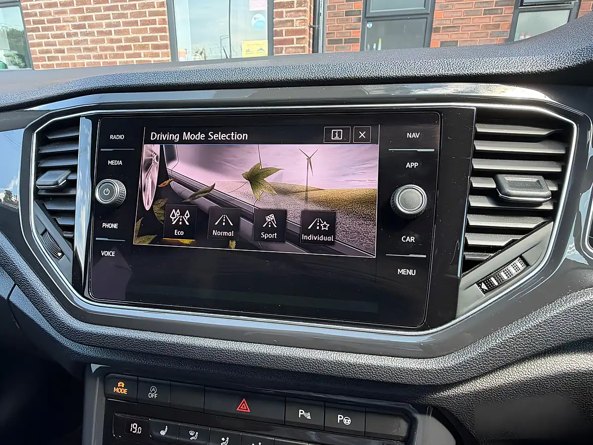 Used 2019 Volkswagen T-Roc R-Line Silver - Interior and Exterior details 19