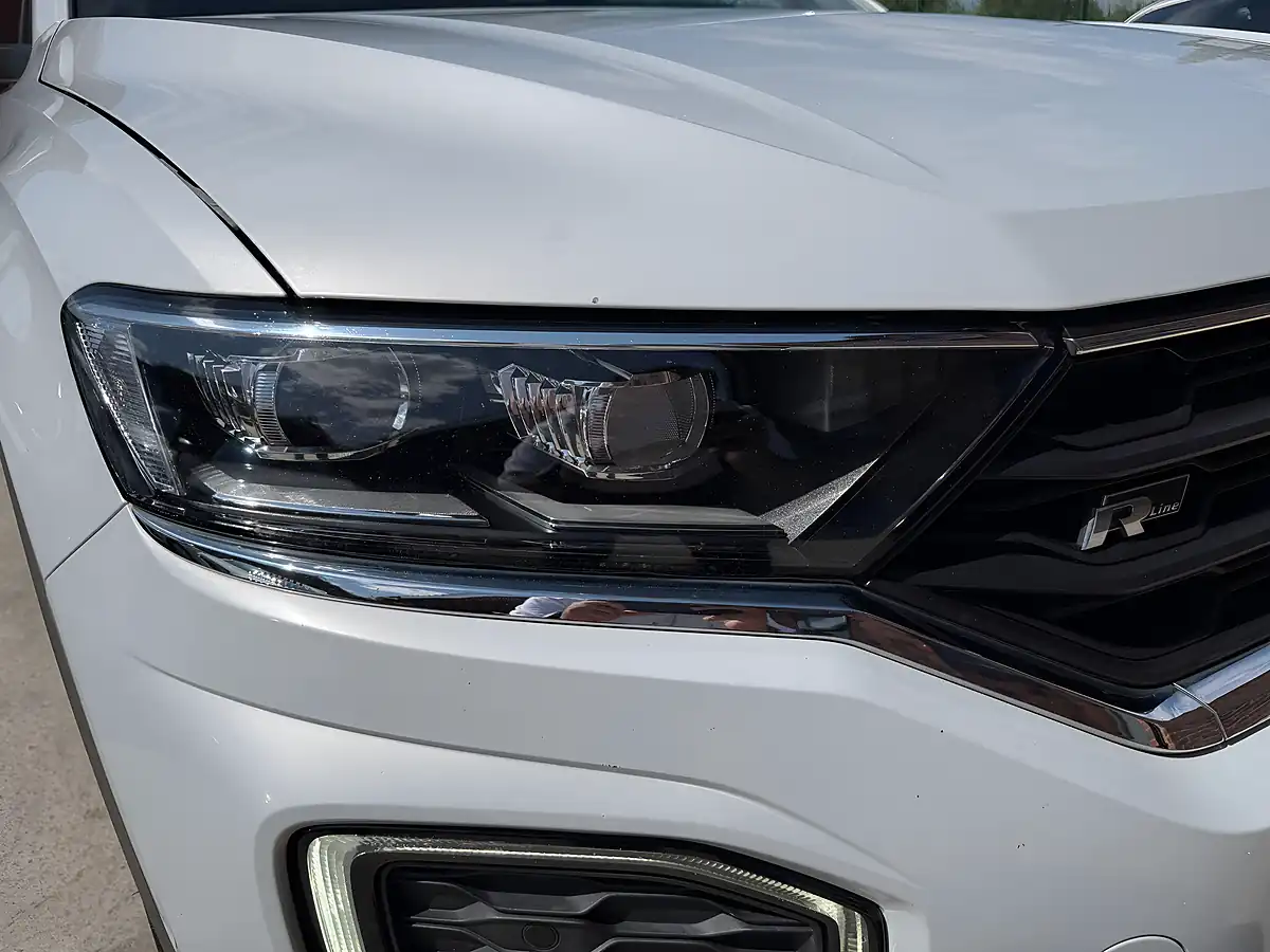 Used 2019 Volkswagen T-Roc R-Line Silver - Interior and Exterior details 7