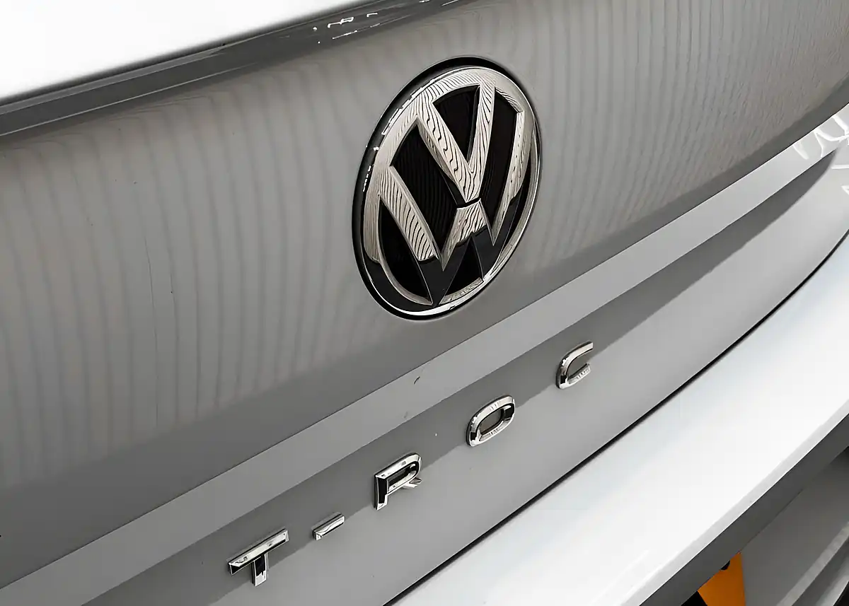 Used 2019 Volkswagen T-Roc R-Line Silver - Interior and Exterior details 11