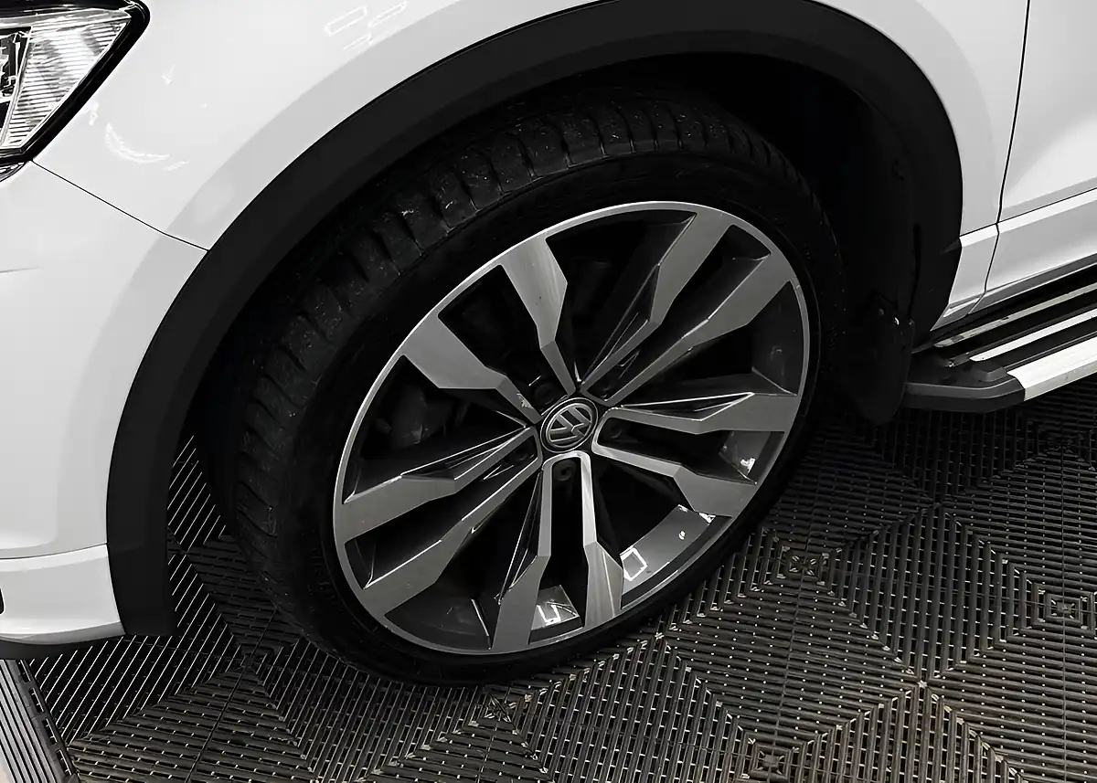 Used 2019 Volkswagen T-Roc R-Line Silver - Interior and Exterior details 20