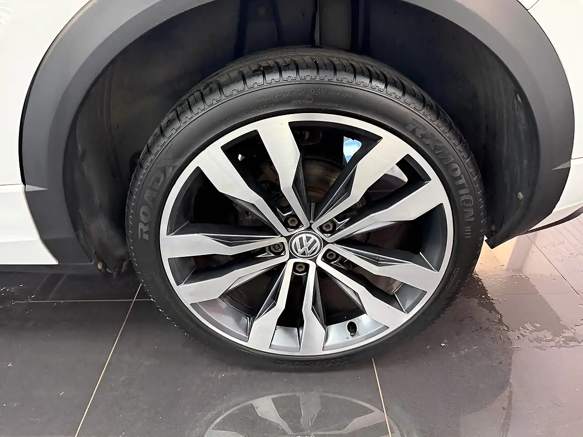 Used 2019 Volkswagen T-Roc R-Line White - Interior and Exterior details 12