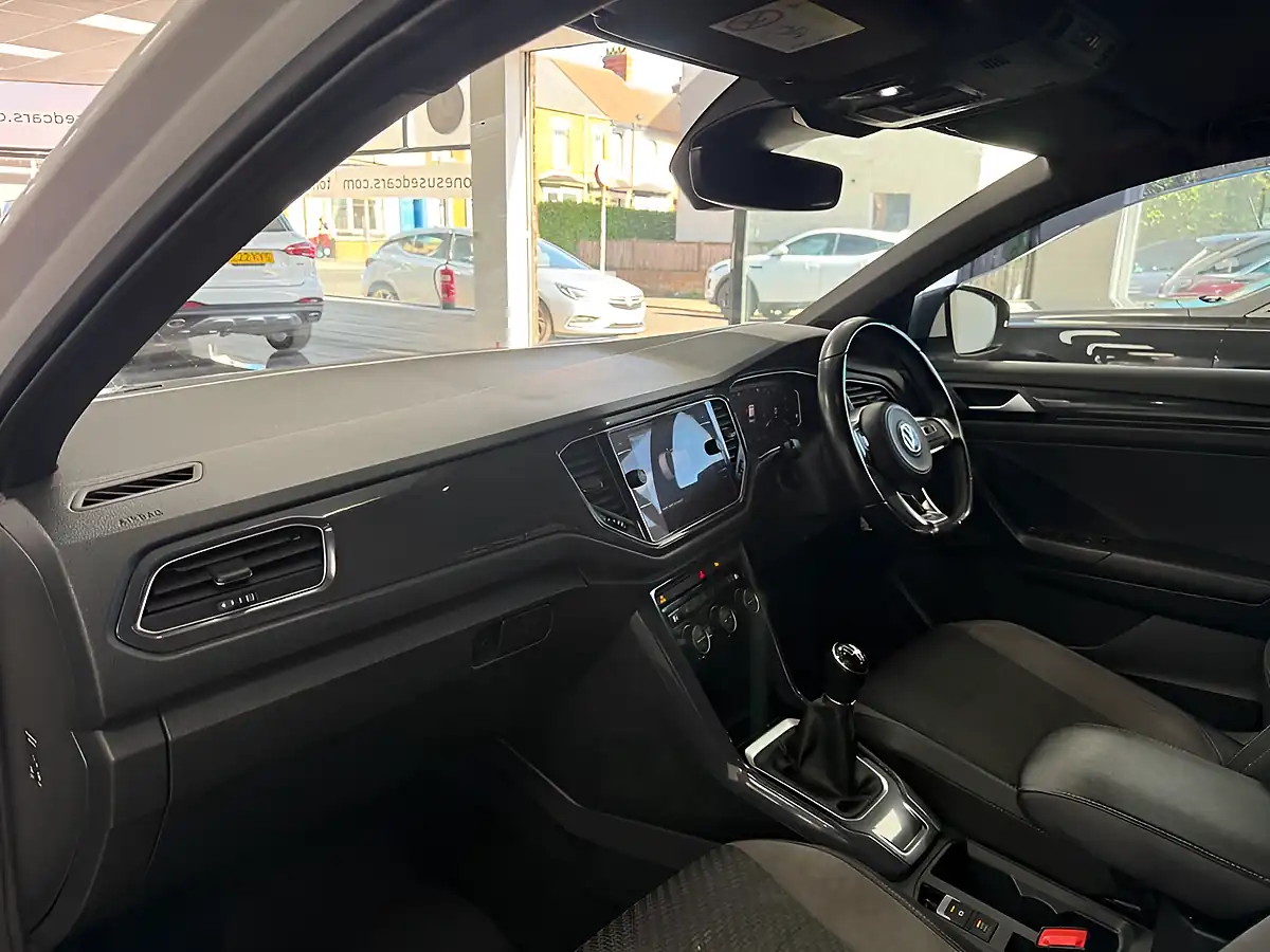 Used 2019 Volkswagen T-Roc R-Line White - Interior and Exterior details 13