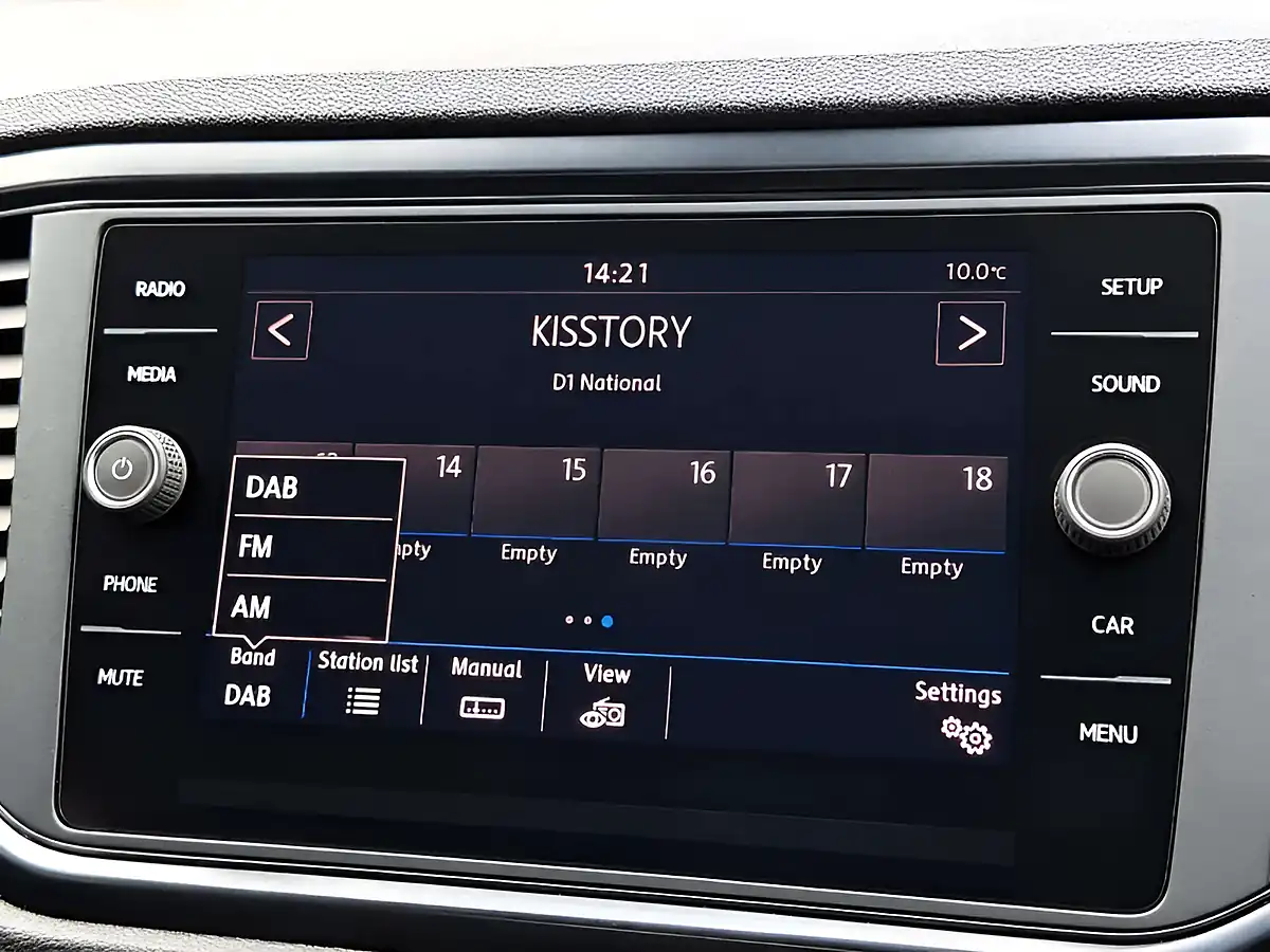 Used 2019 Volkswagen T-Roc S Black - Interior and Exterior details 15