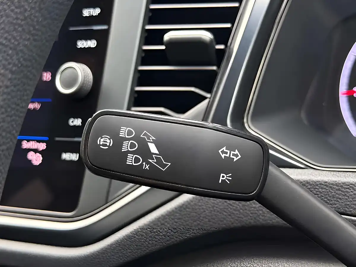 Used 2019 Volkswagen T-Roc S Black - Interior and Exterior details 19