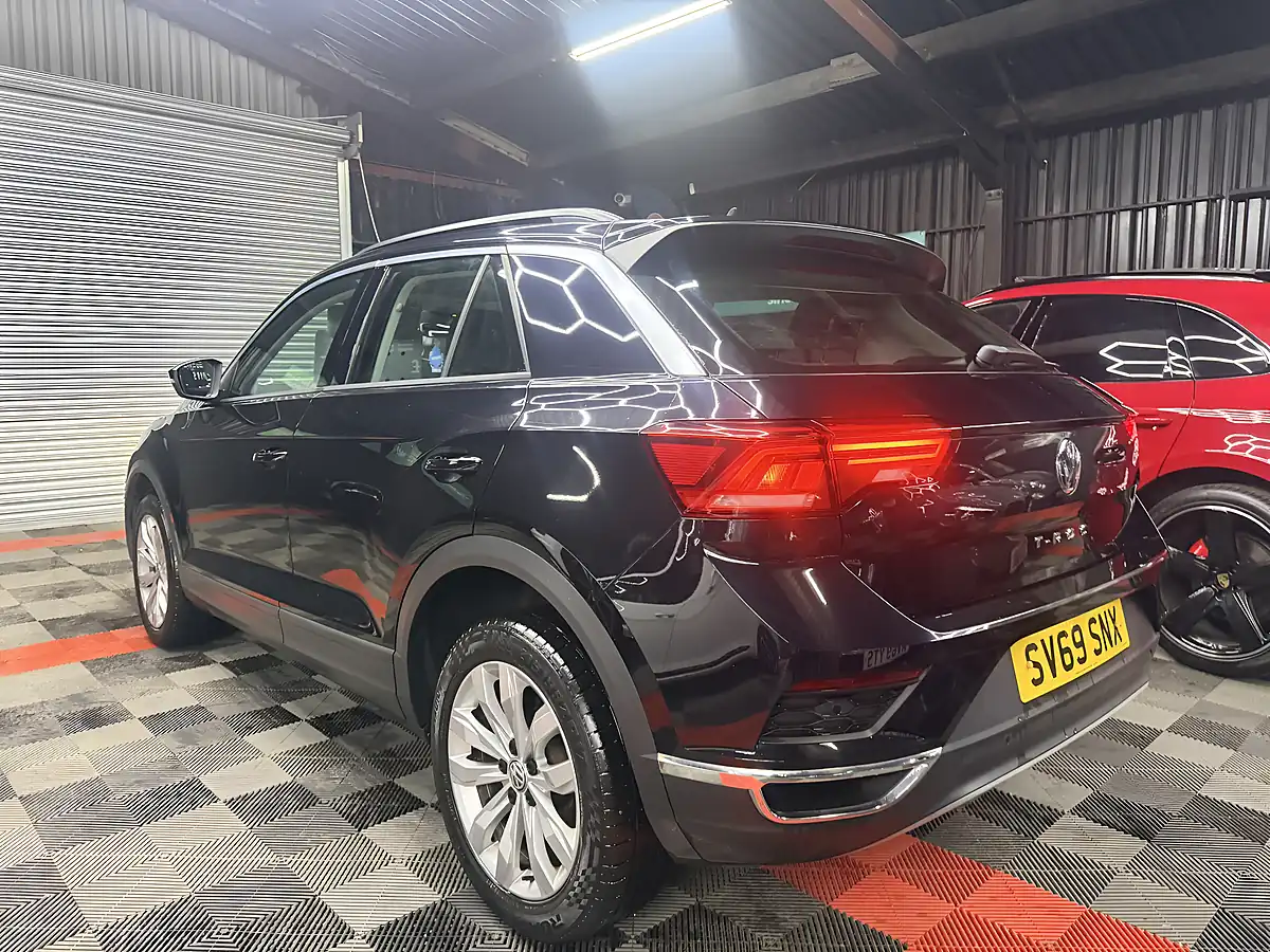 Used 2019 Volkswagen T-Roc Se Black - Interior and Exterior details 10