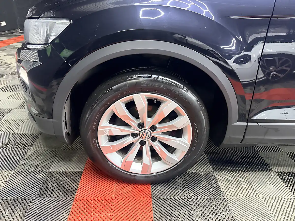 Used 2019 Volkswagen T-Roc Se Black - Interior and Exterior details 13