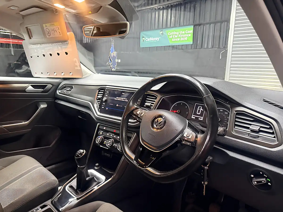 Used 2019 Volkswagen T-Roc Se Black - Interior and Exterior details 18