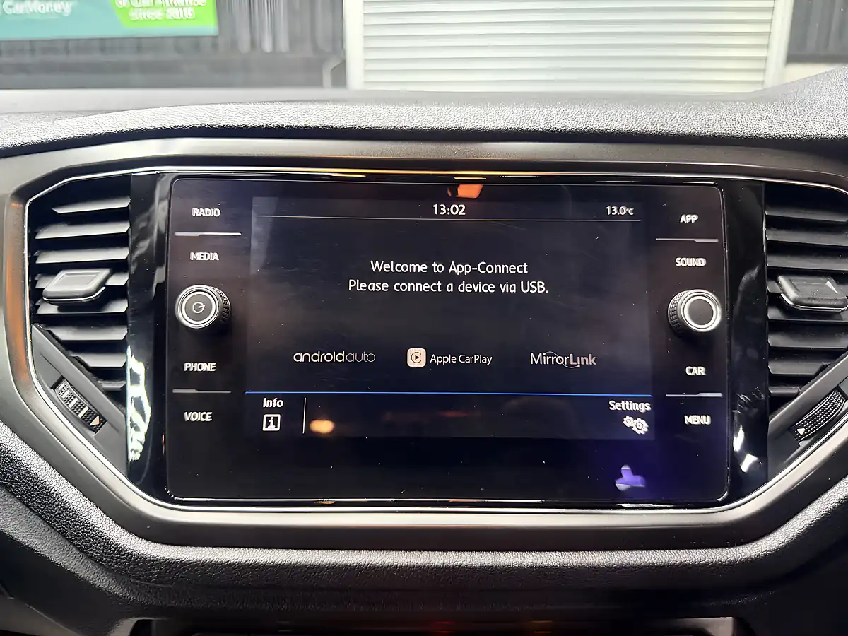 Used 2019 Volkswagen T-Roc Se Black - Interior and Exterior details 20